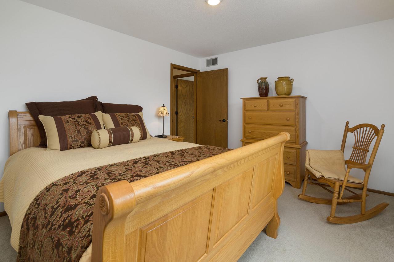 3305 Glendale AVENUE