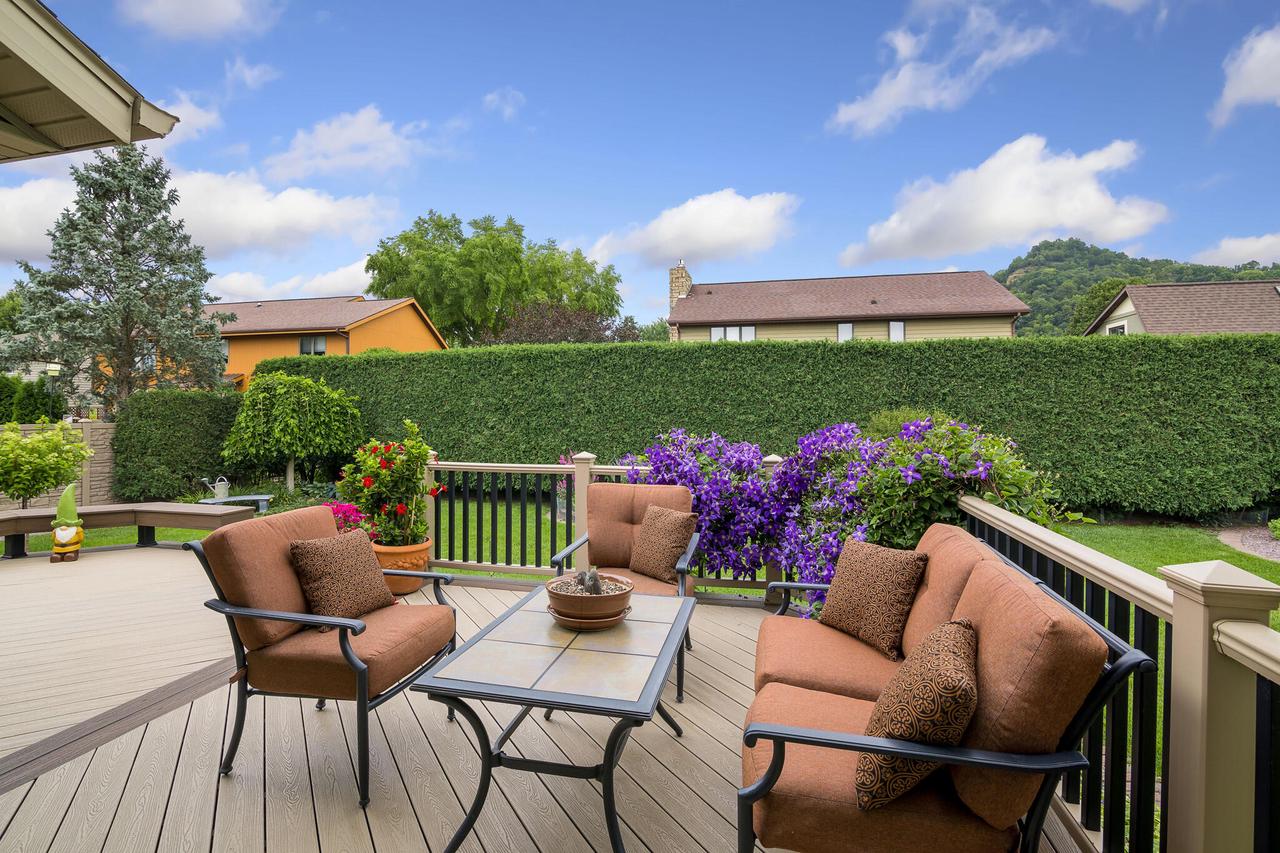 3305 Glendale AVENUE