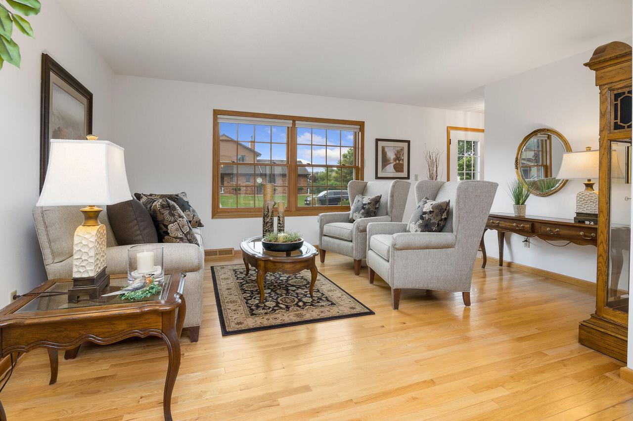 3305 Glendale AVENUE