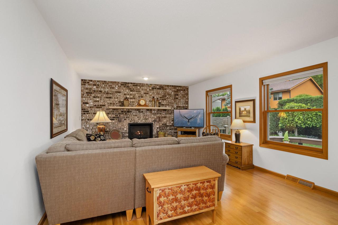 3305 Glendale AVENUE