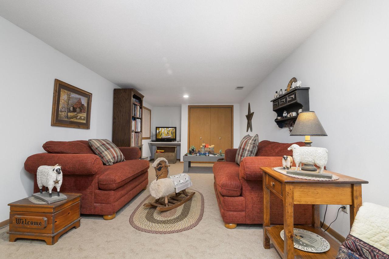 3305 Glendale AVENUE