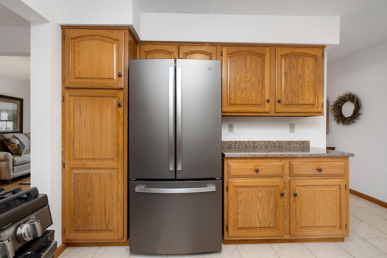 3305 Glendale AVENUE