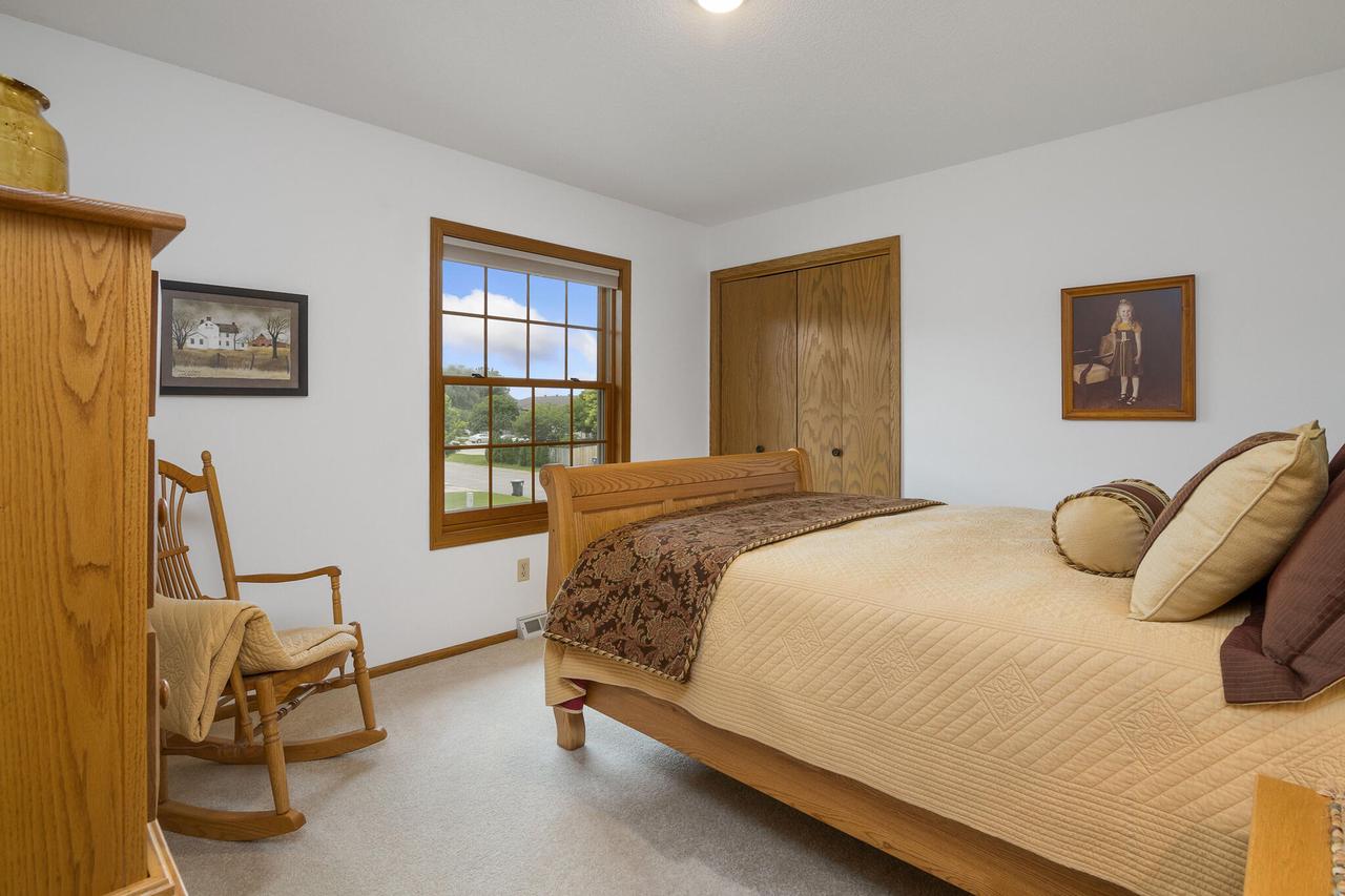 3305 Glendale AVENUE