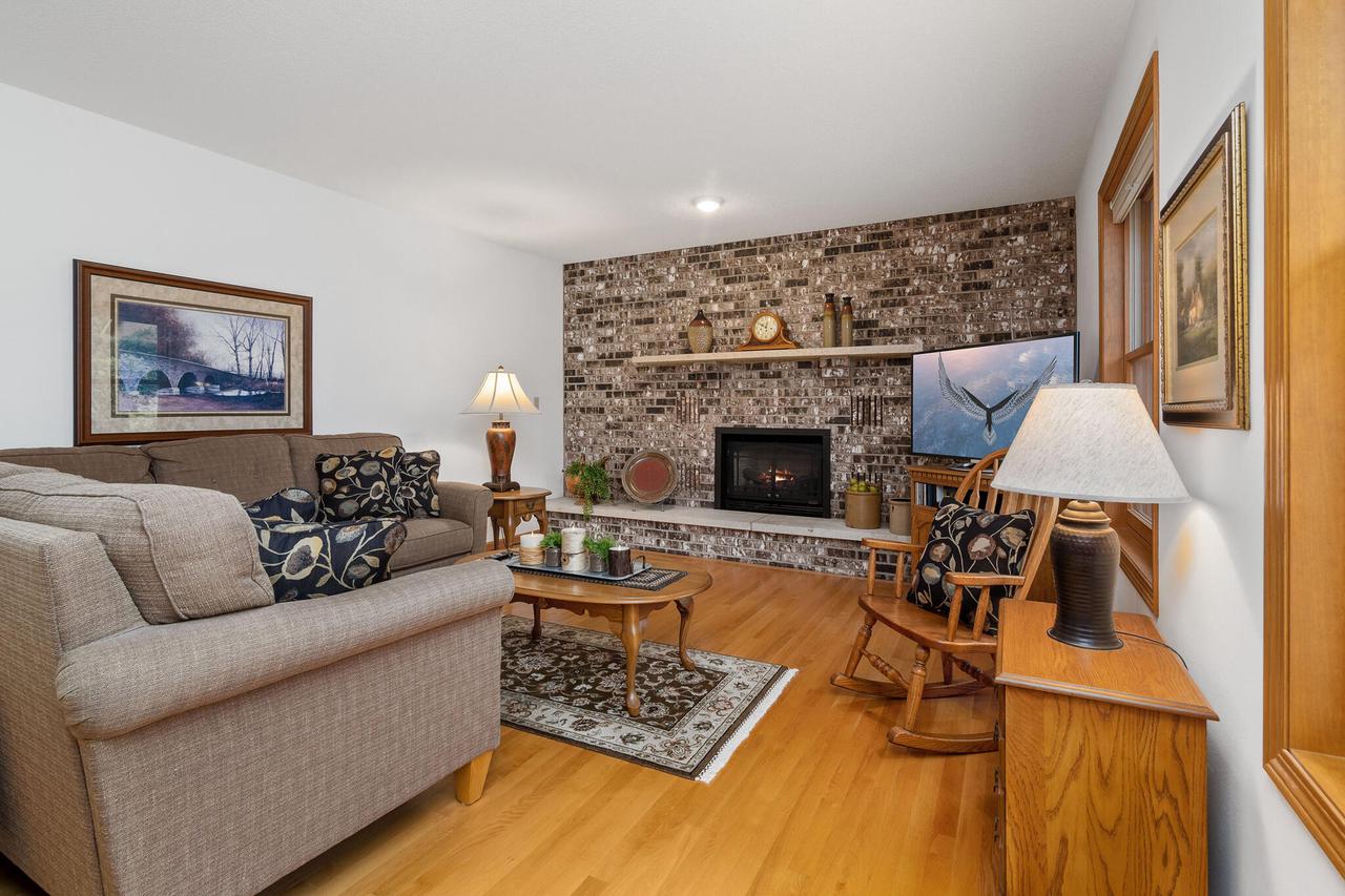 3305 Glendale AVENUE