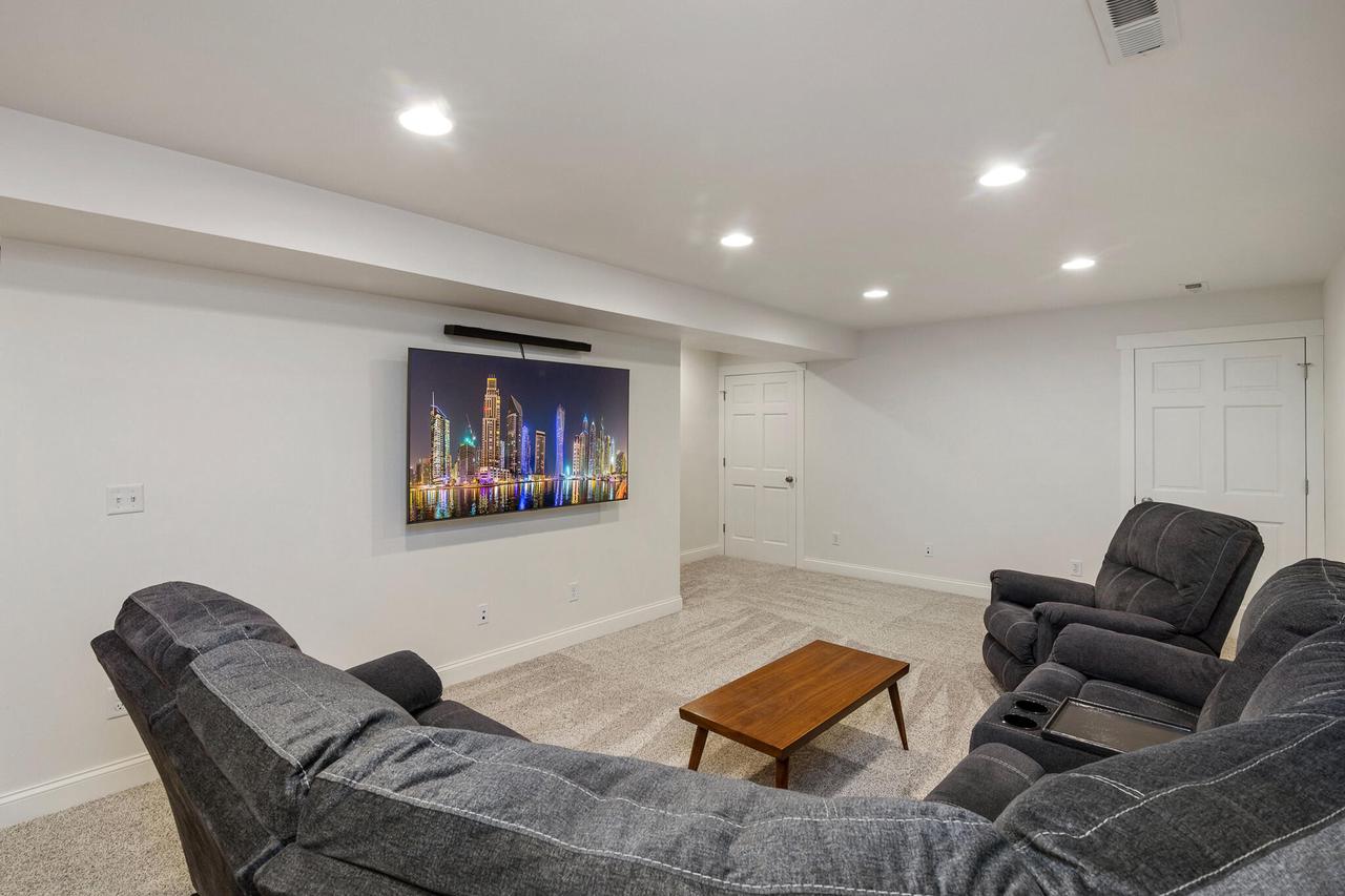 411 McHugh STREET EAST East