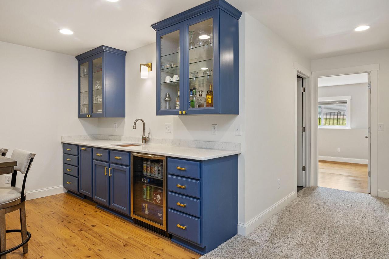 411 McHugh STREET EAST East