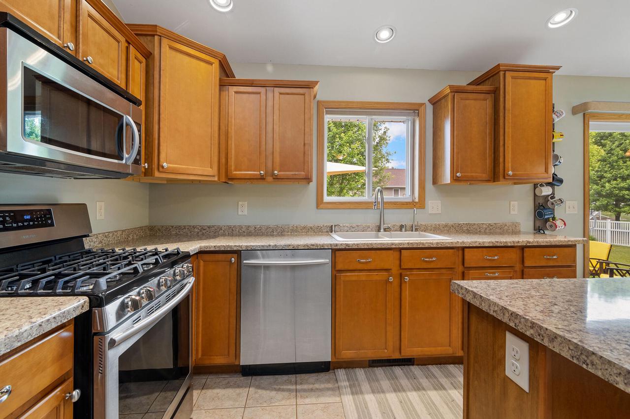 411 McHugh STREET EAST East