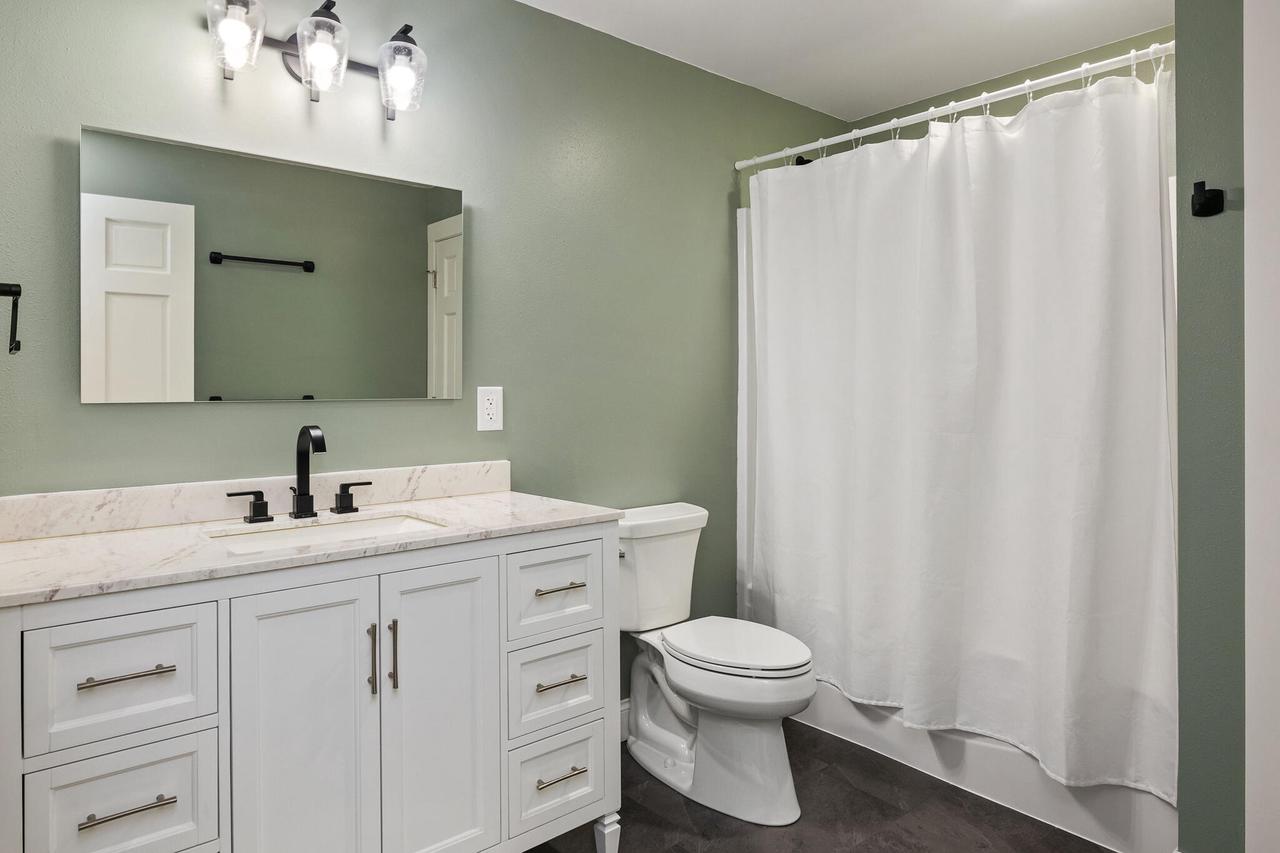 411 McHugh STREET EAST East