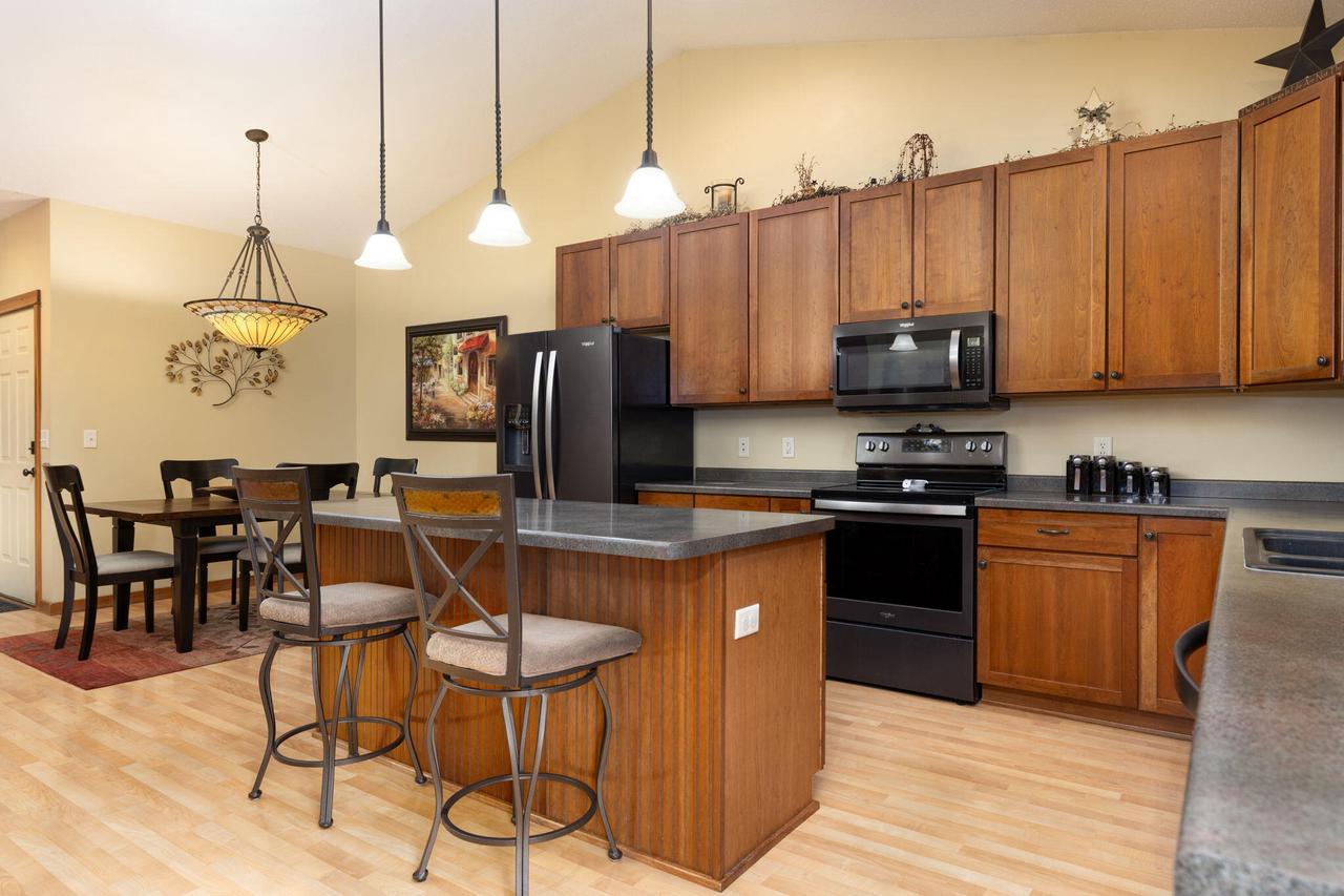 1520 Highland Meadows DRIVE