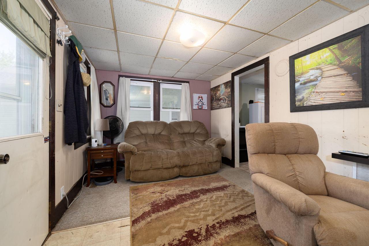 2516 East AVENUE SOUTH South