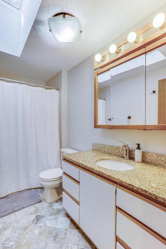 312 Gaarder ROAD EAST East