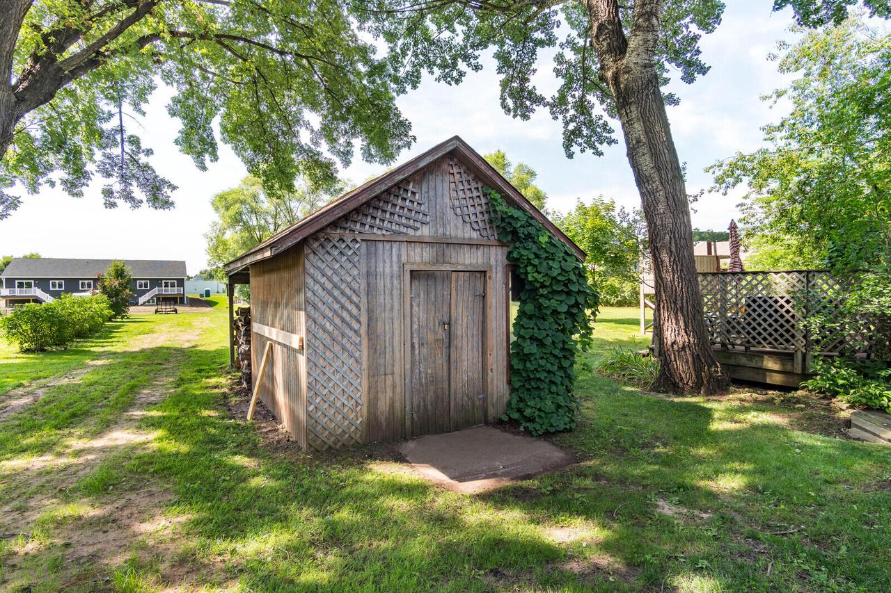 312 Gaarder ROAD EAST East