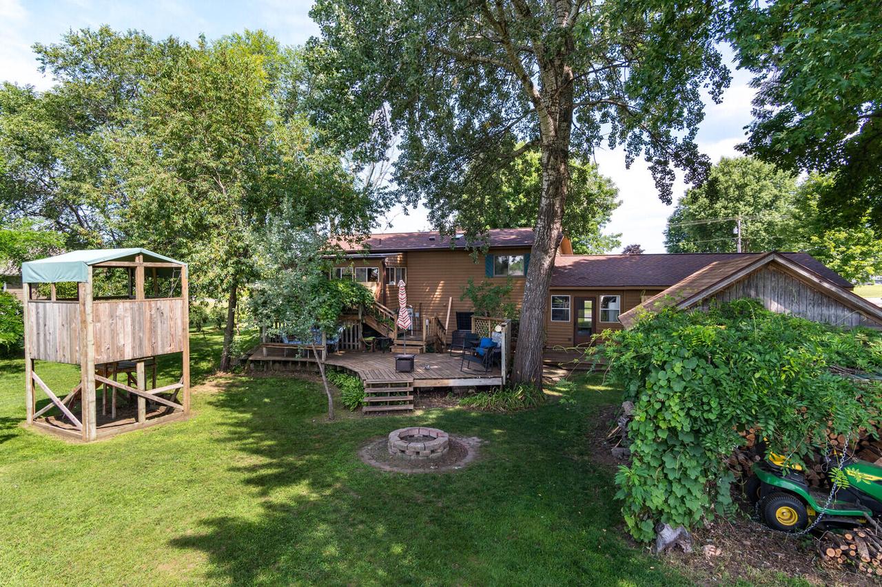 312 Gaarder ROAD EAST East