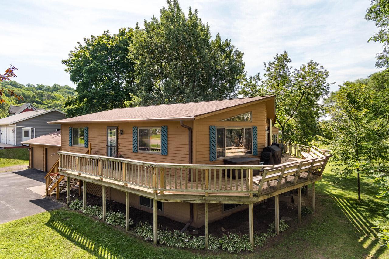 312 Gaarder ROAD EAST East