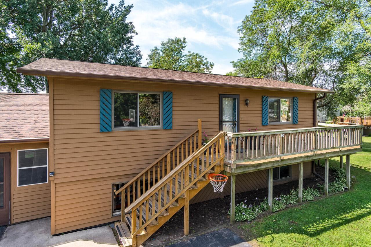 312 Gaarder ROAD EAST East