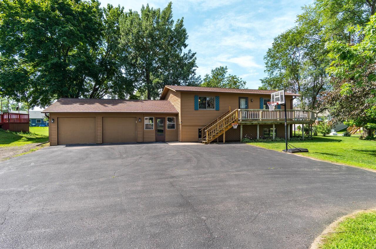 312 Gaarder ROAD EAST East