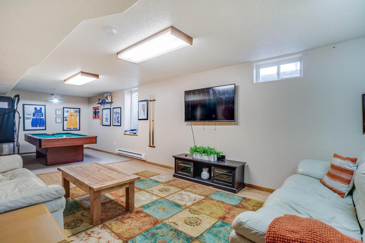 137 Vera LANE NORTH North