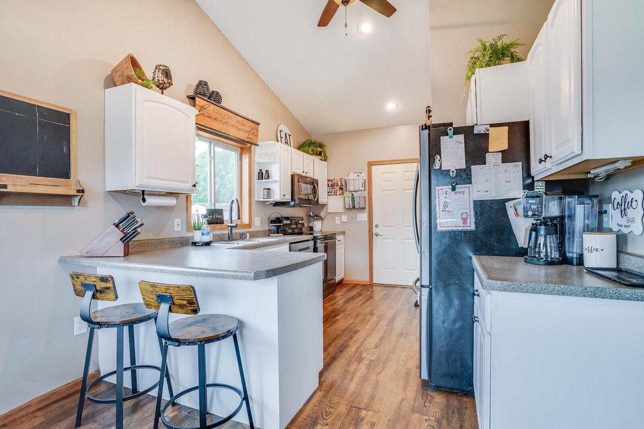 137 Vera LANE NORTH North