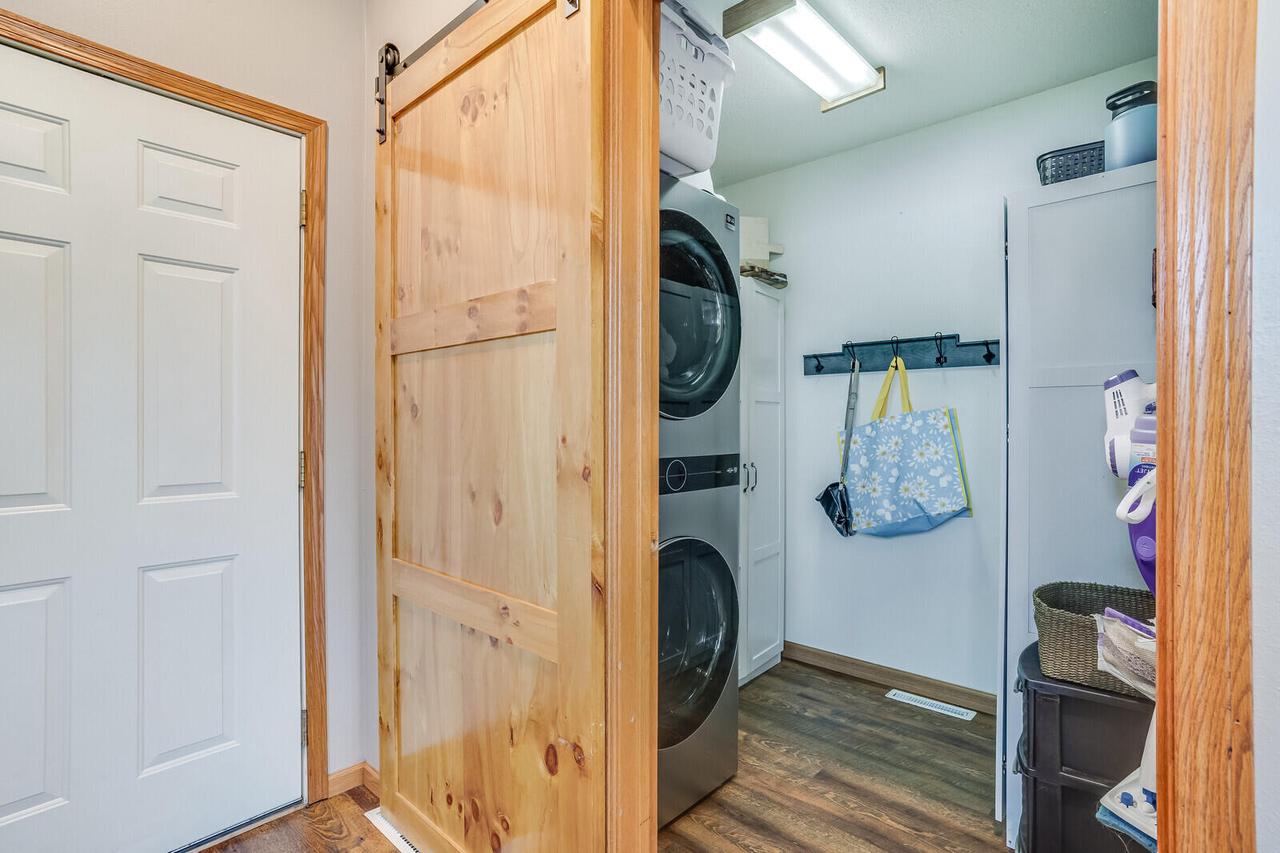 137 Vera LANE NORTH North