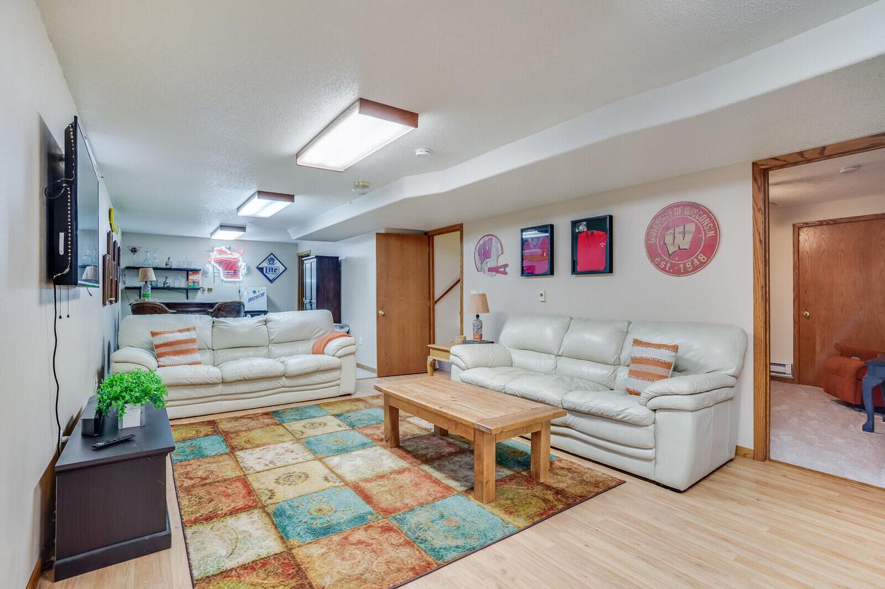 137 Vera LANE NORTH North