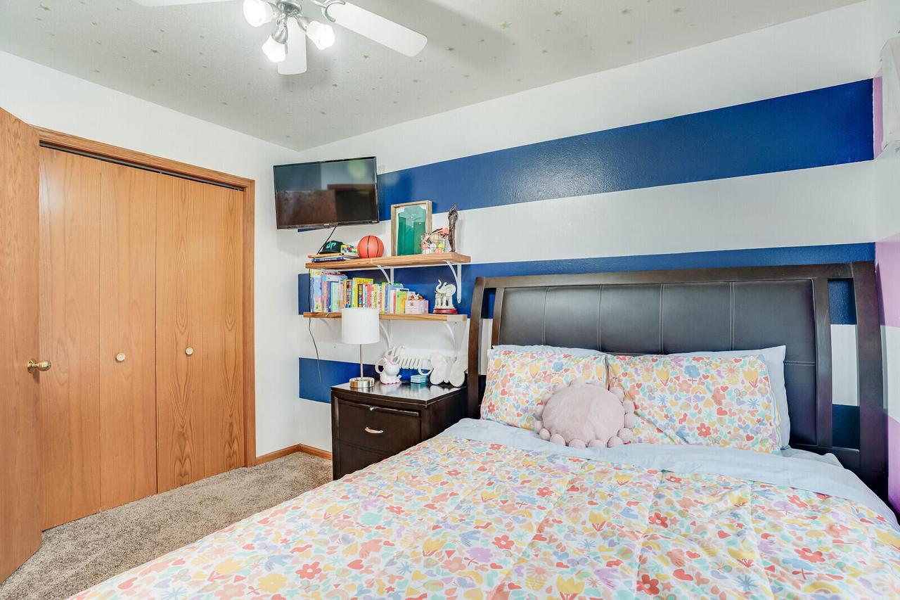 137 Vera LANE NORTH North