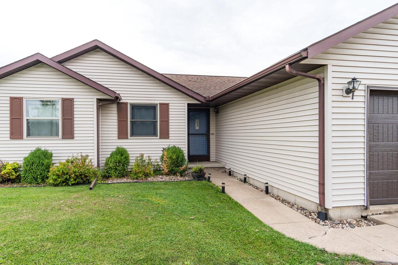 137 Vera LANE NORTH North