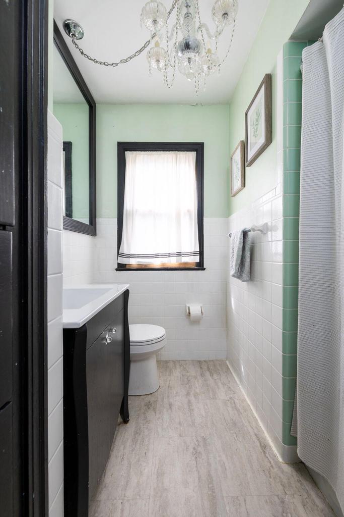 1902 Redfield STREET