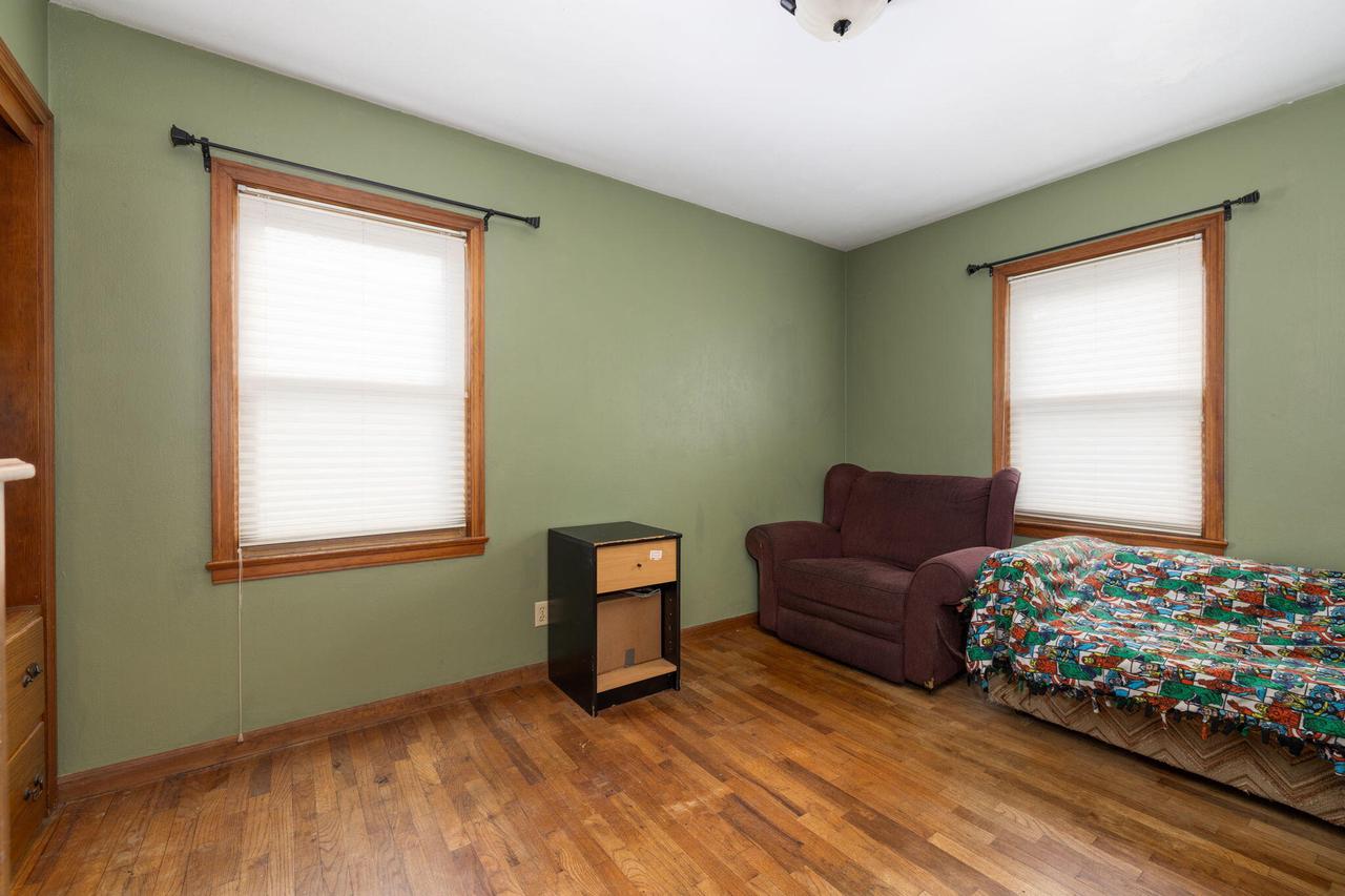 1902 Redfield STREET