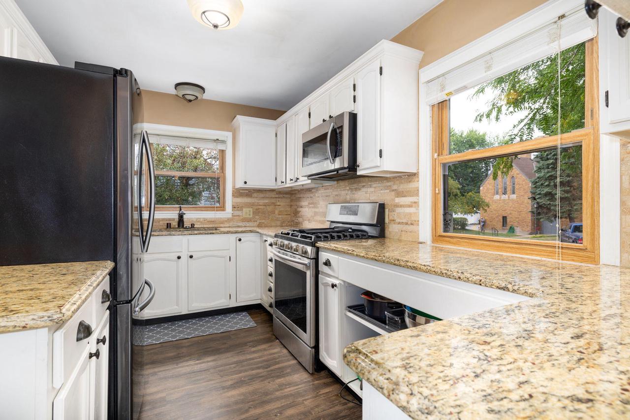 1902 Redfield STREET