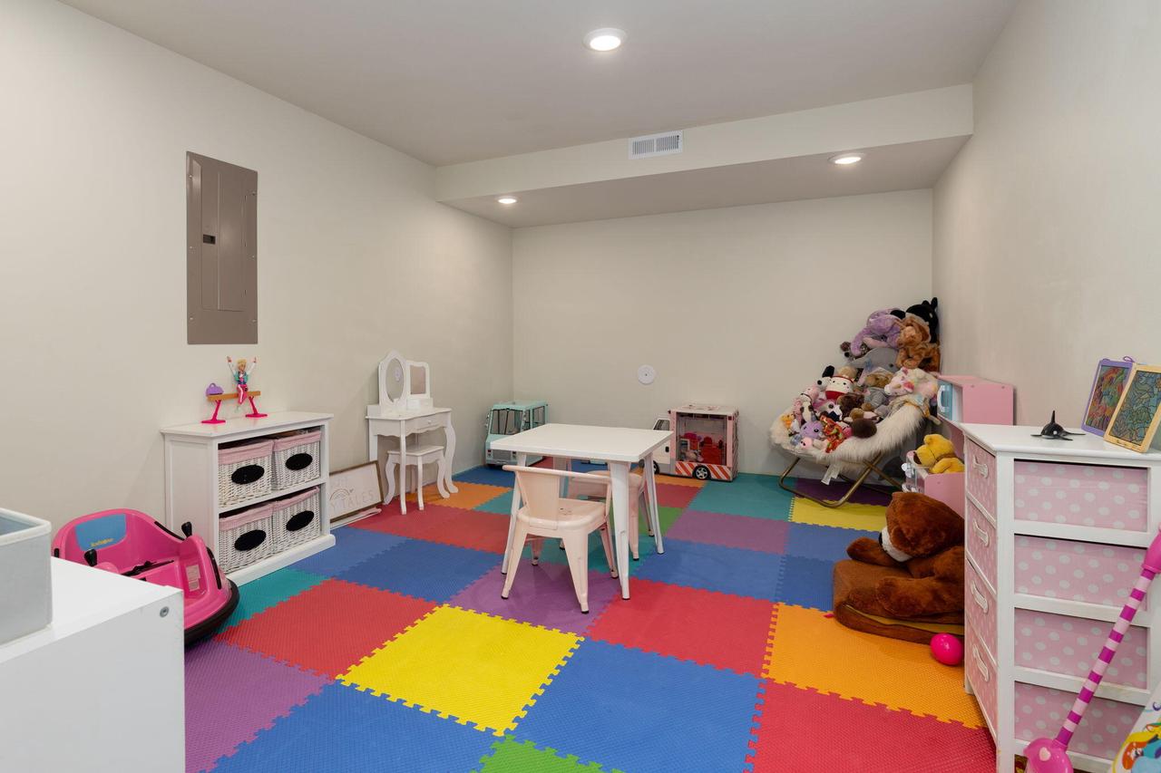 2962 Christenson LANE