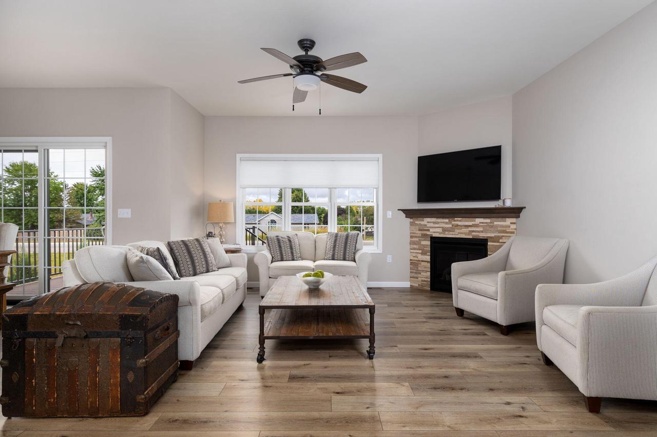 2962 Christenson LANE