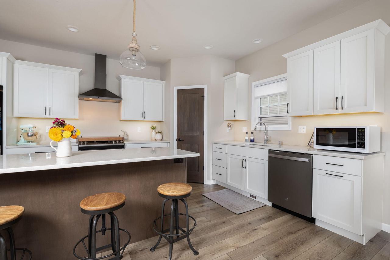 2962 Christenson LANE