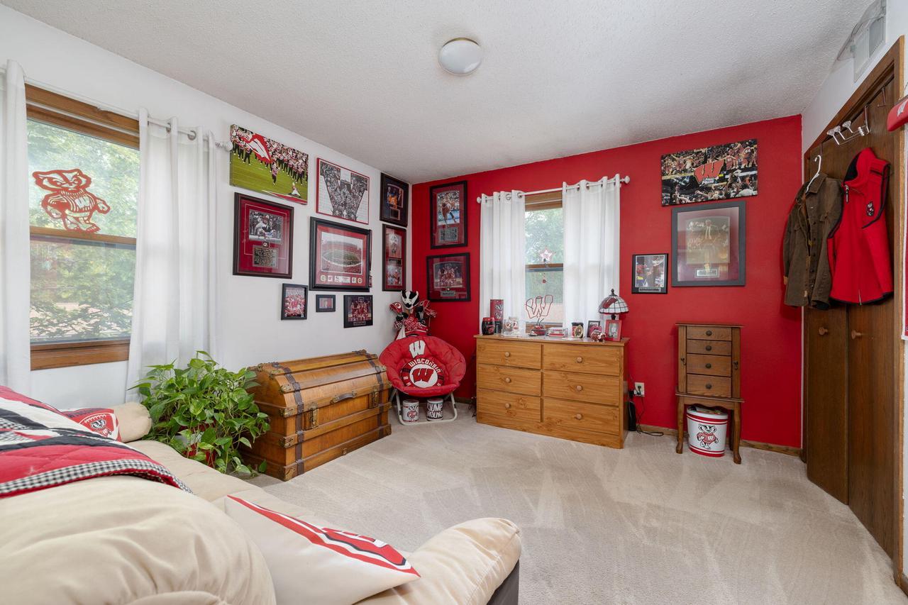 1343 Lauderdale PLACE