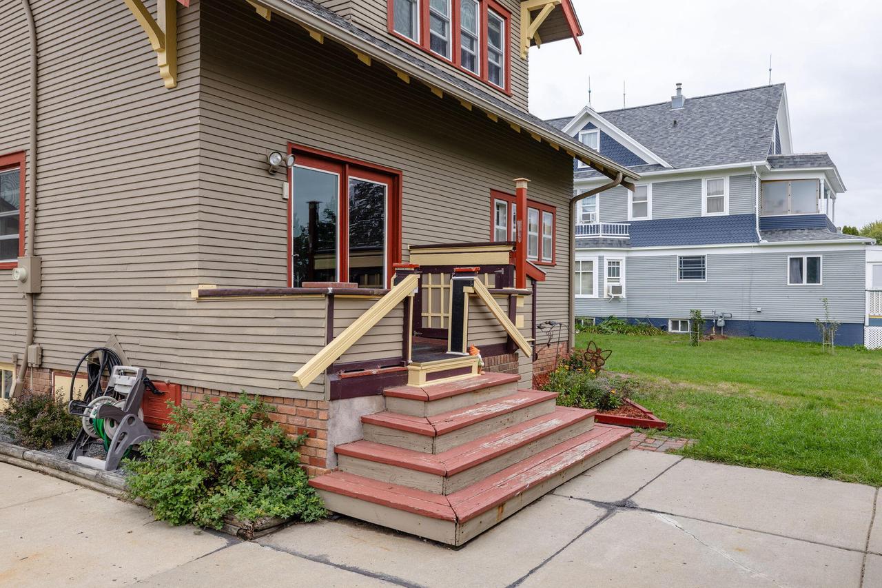 412 South STREET EAST East