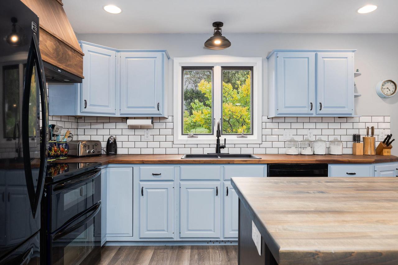 418 Hill STREET NORTH North