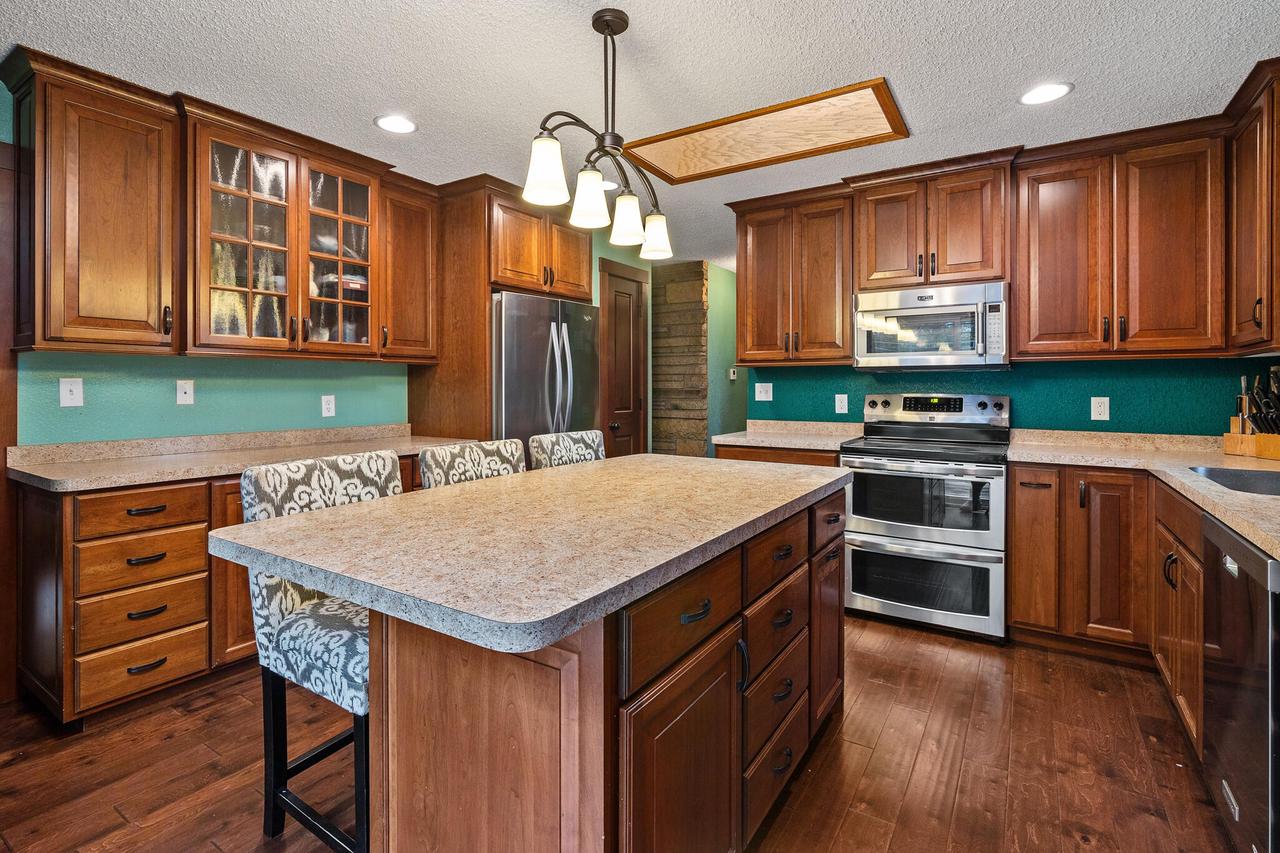 408 6th AVENUE NORTH North