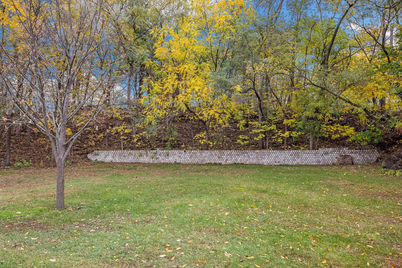 408 6th AVENUE NORTH North