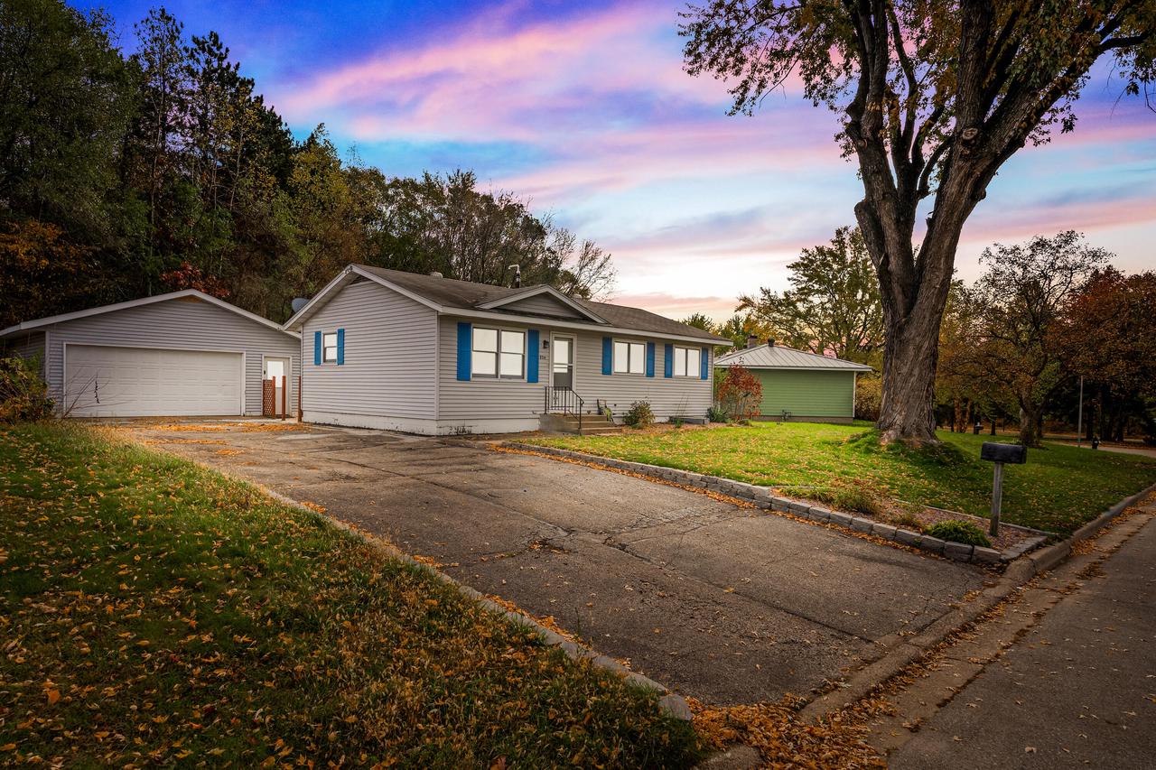 824 6th AVENUE NORTH North