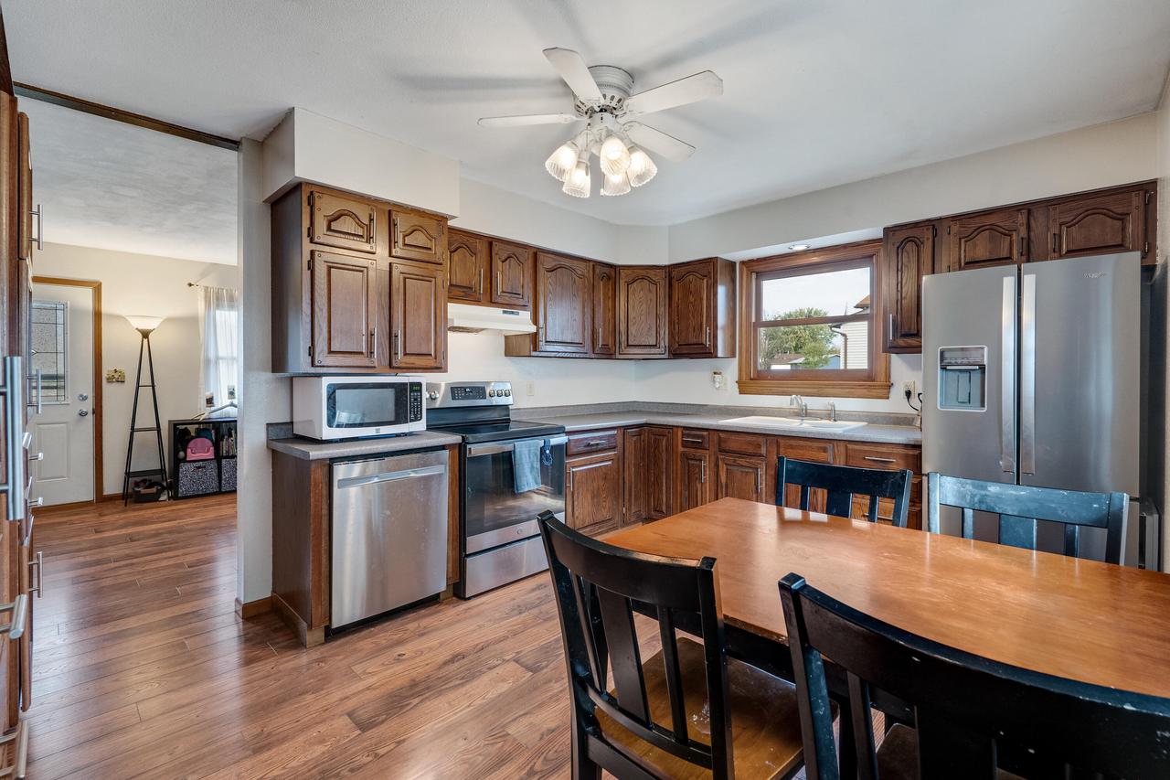 824 6th AVENUE NORTH North