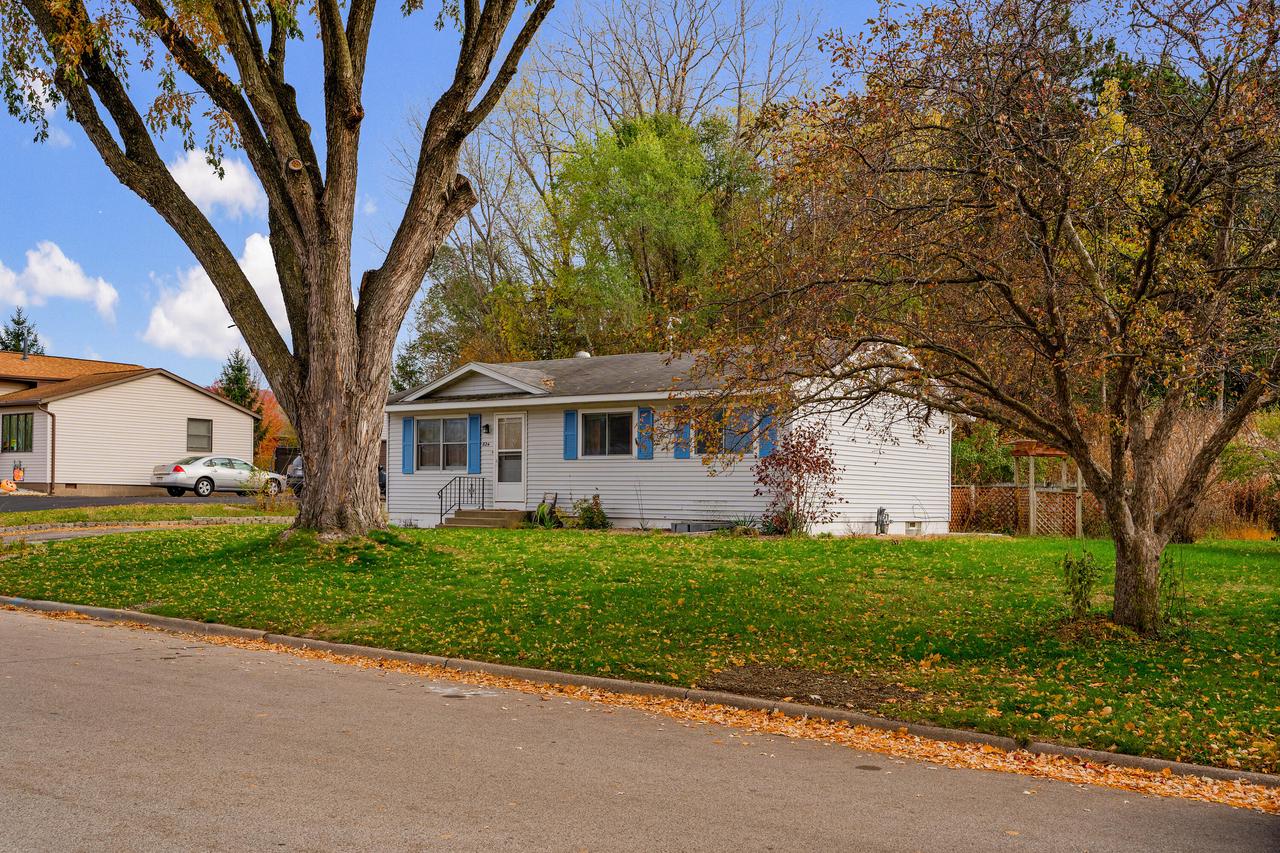 824 6th AVENUE NORTH North