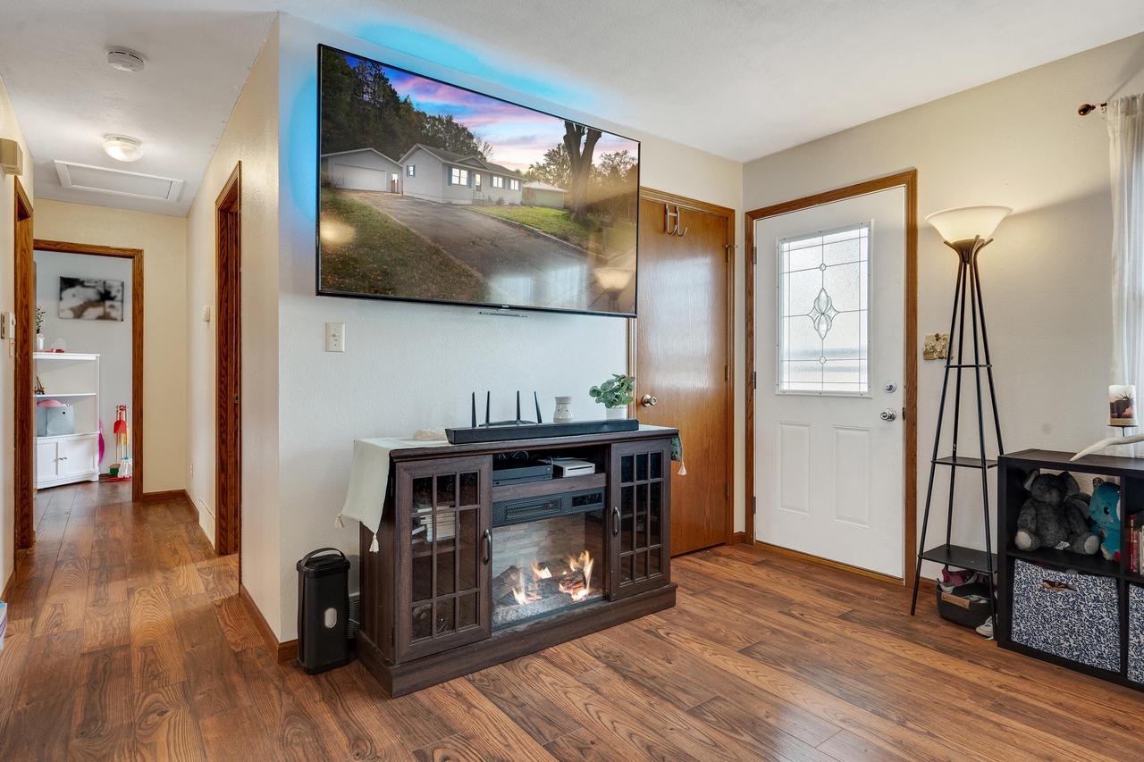 824 6th AVENUE NORTH North