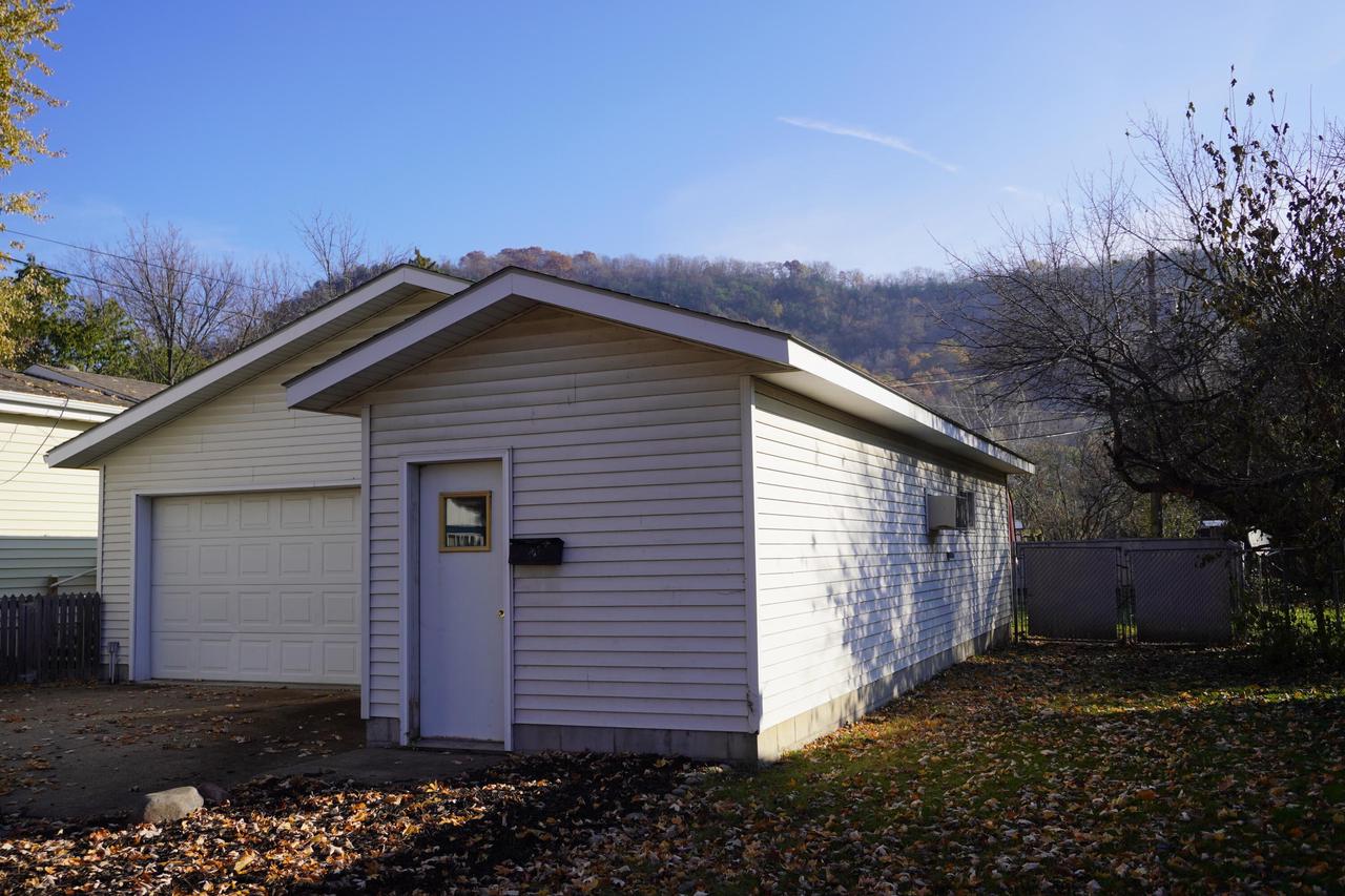 1911 29th STREET SOUTH South