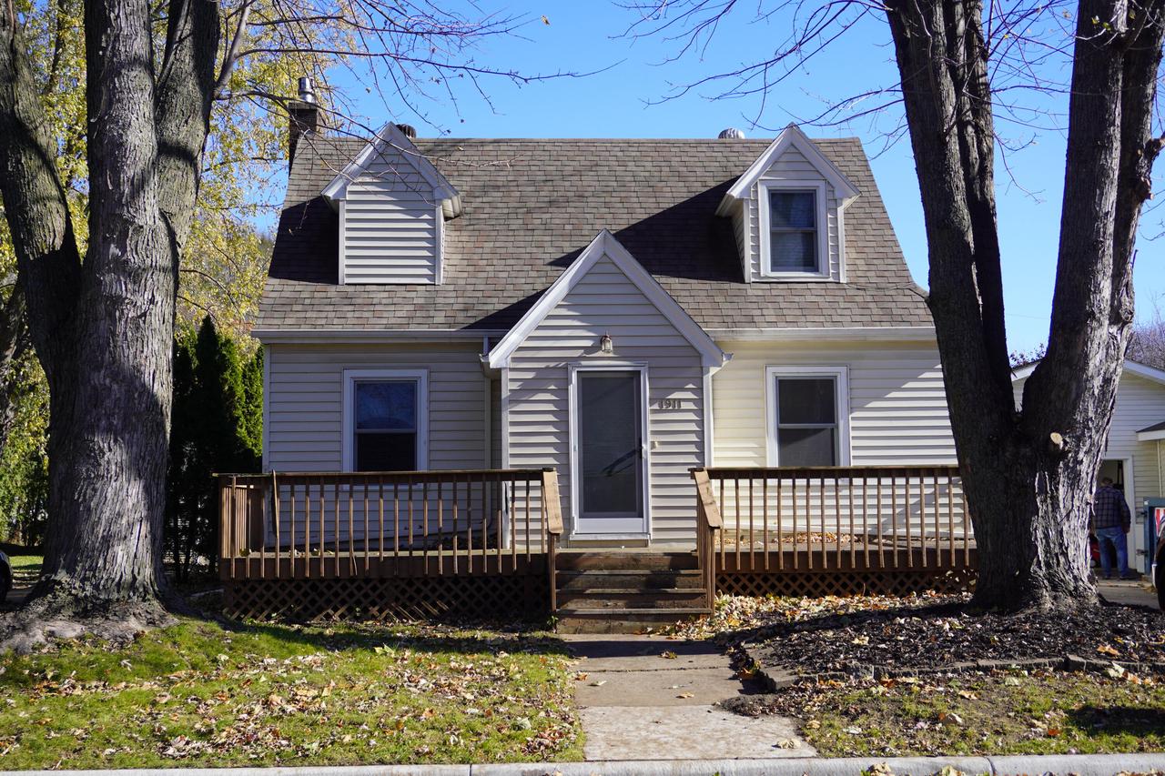 1911 29th STREET SOUTH South