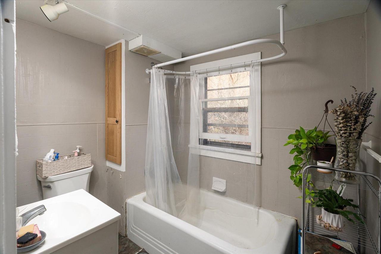 405 Upper Walnut STREET