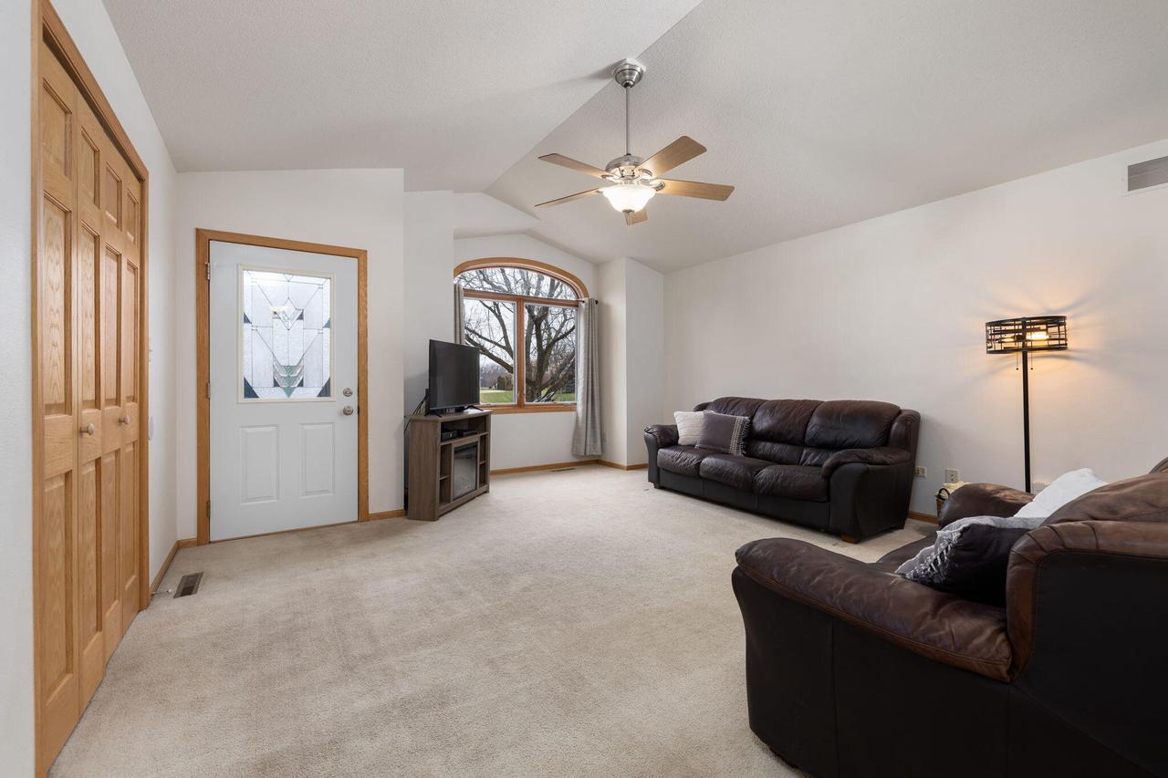 529 Shore Acres ROAD