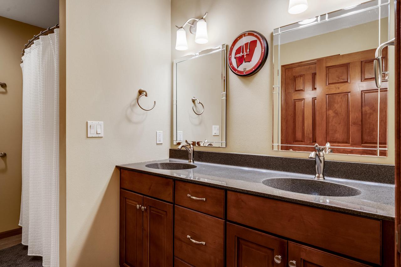 1023 Fair Meadow WAY