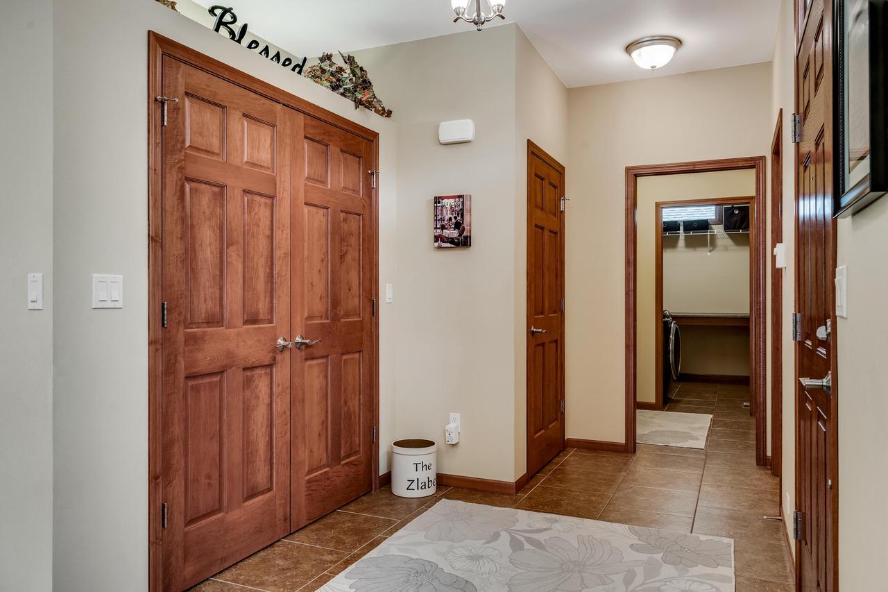 1023 Fair Meadow WAY