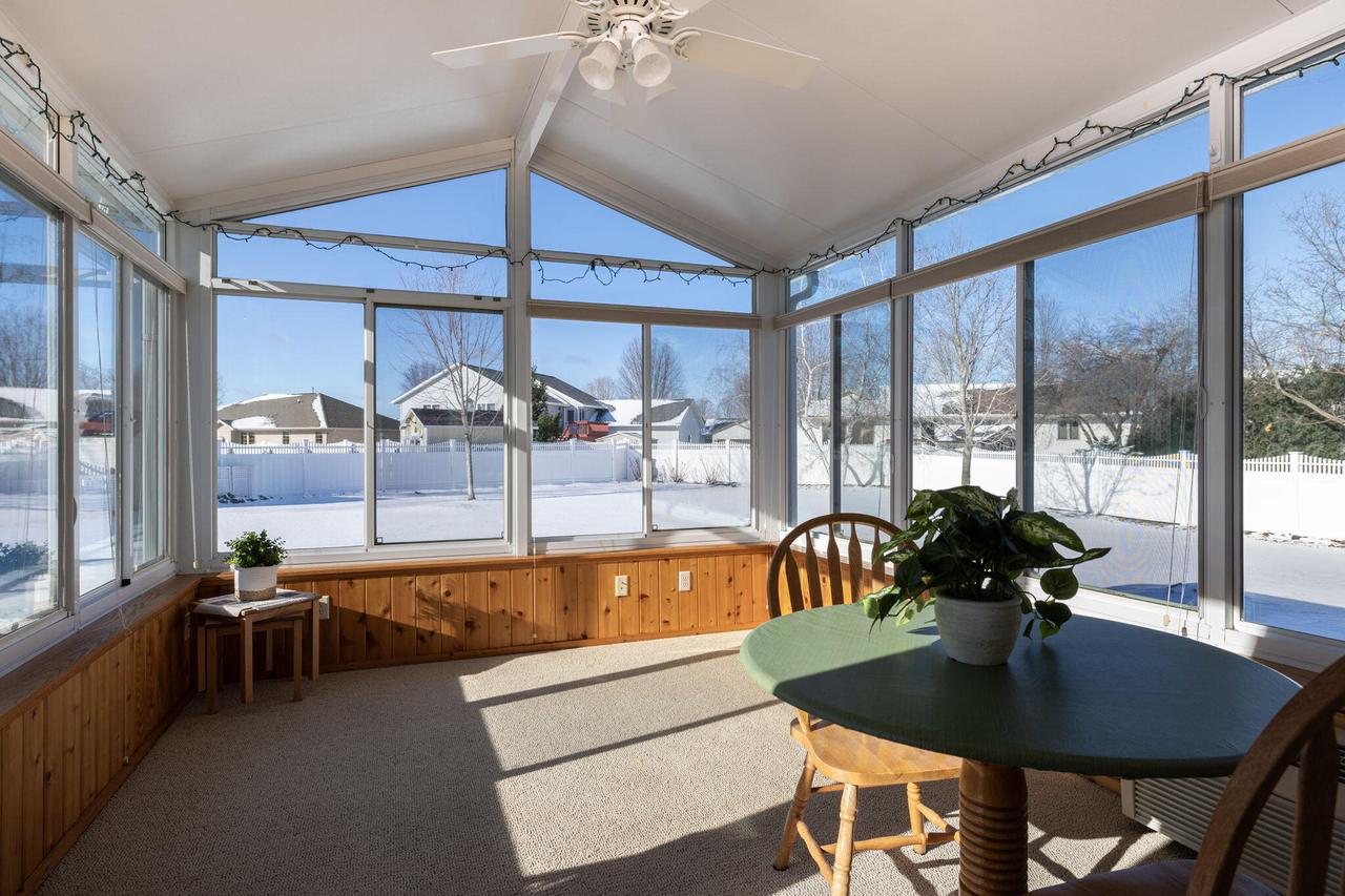 1527 Cliffview AVENUE