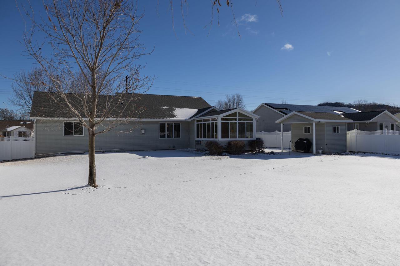 1527 Cliffview AVENUE