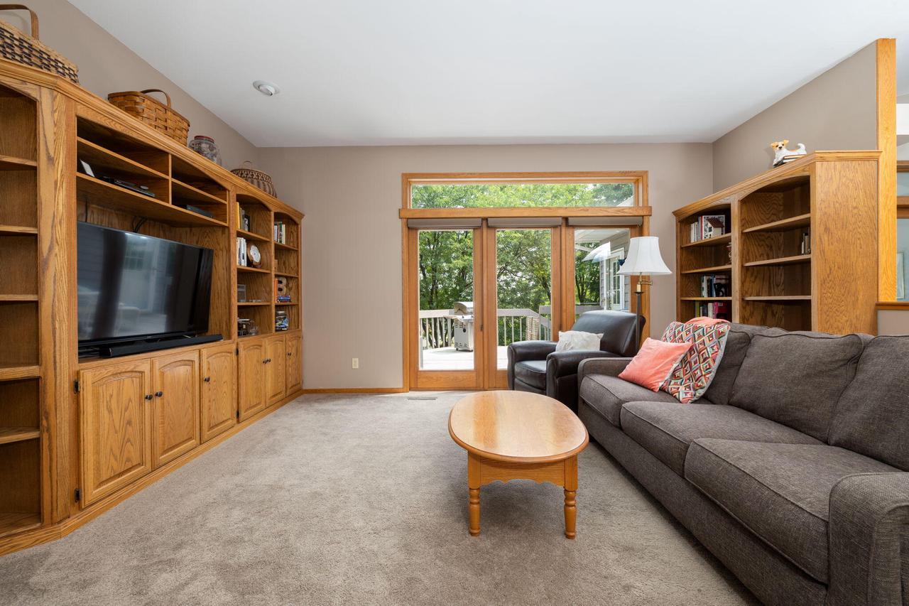 419 Highland Meadows DRIVE